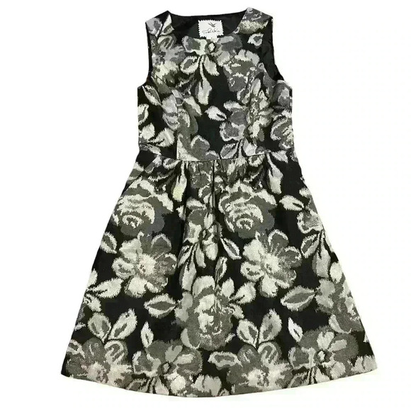 Tabitha Anthropologie Black Floral Metalic Fit snd Flare Dress Size 4 Cocktail - Picture 2 of 8